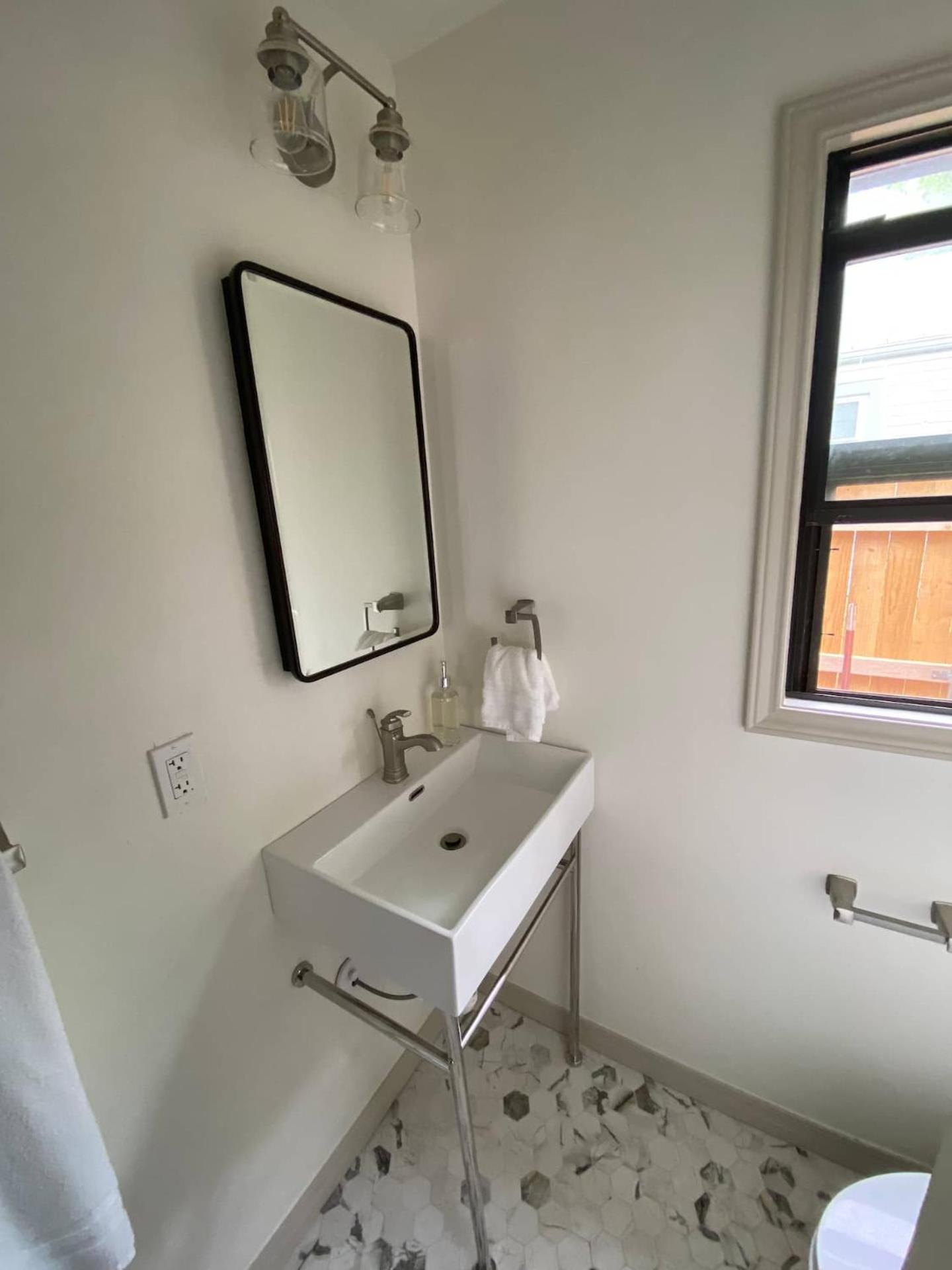 Campus Cottage Kng Bed! Walk To Uco And Downtown Edmond Eksteriør bilde