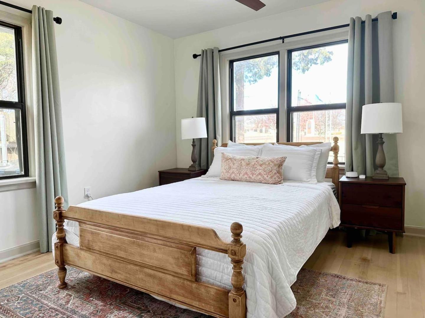 Campus Cottage Kng Bed! Walk To Uco And Downtown Edmond Eksteriør bilde