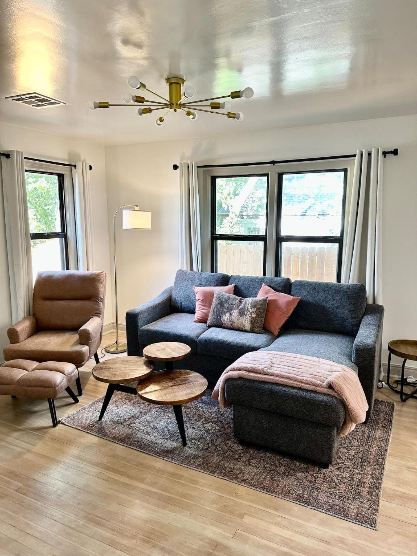 Campus Cottage Kng Bed! Walk To Uco And Downtown Edmond Eksteriør bilde